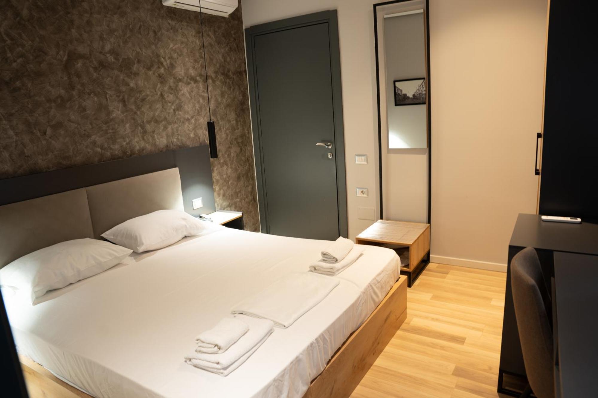 Center Boutique Hotel Tirana Exterior photo
