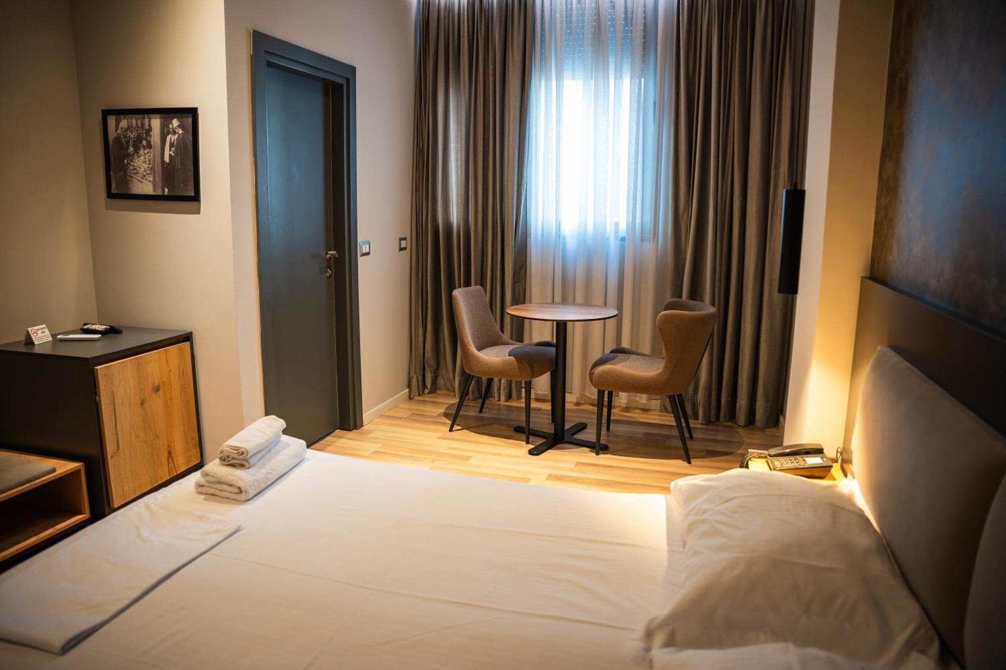 Center Boutique Hotel Tirana Exterior photo
