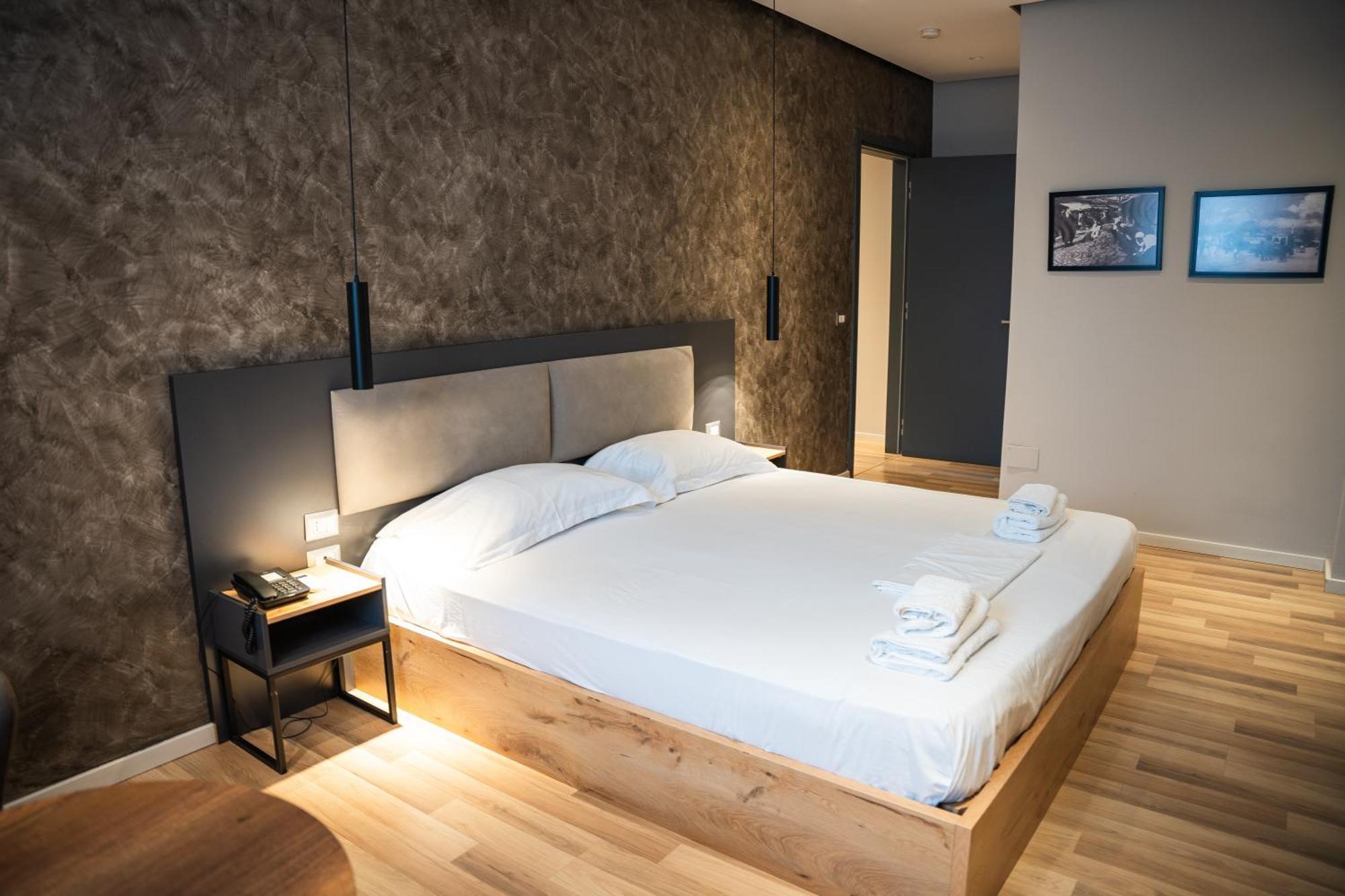 Center Boutique Hotel Tirana Exterior photo