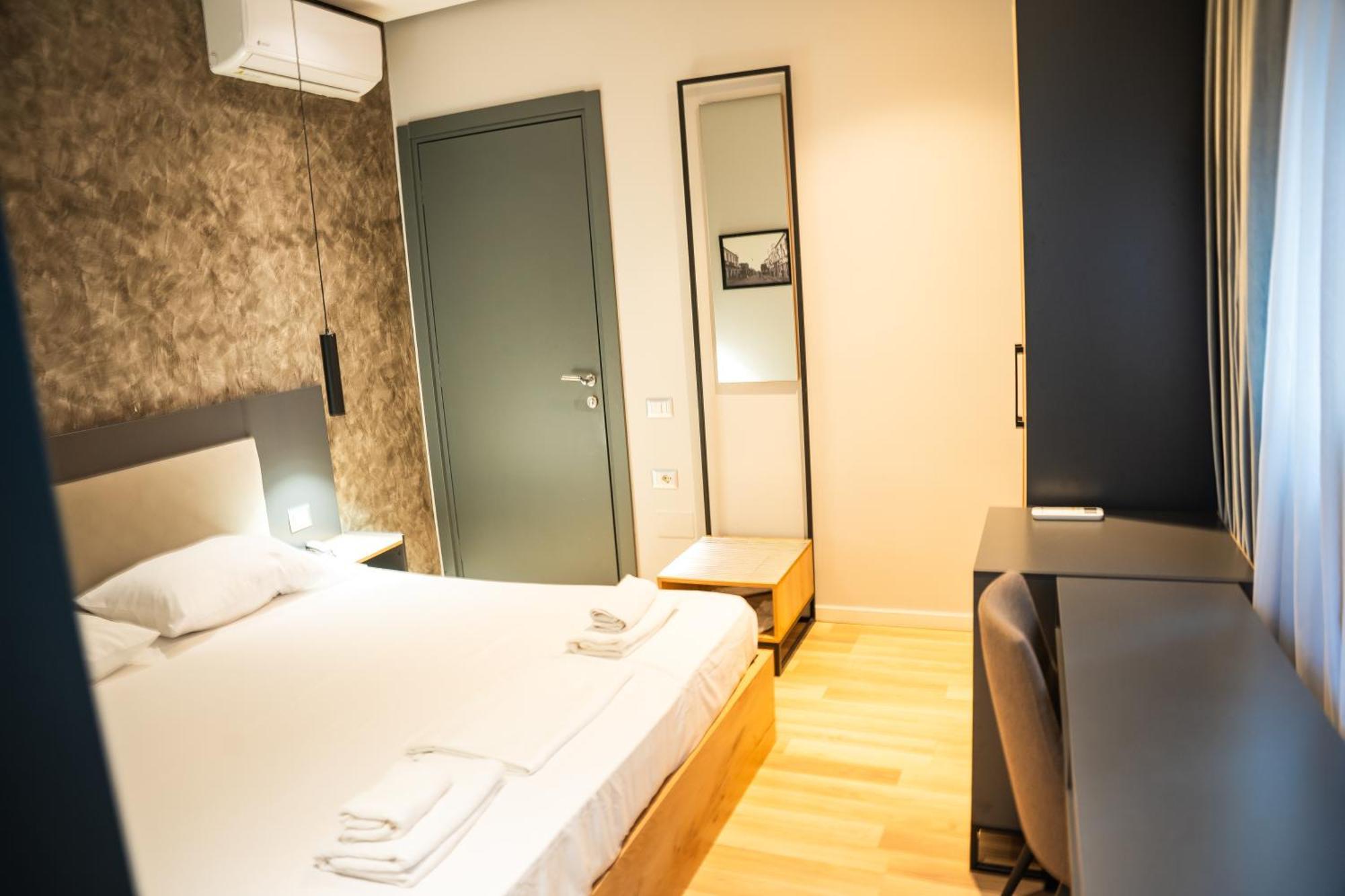 Center Boutique Hotel Tirana Exterior photo