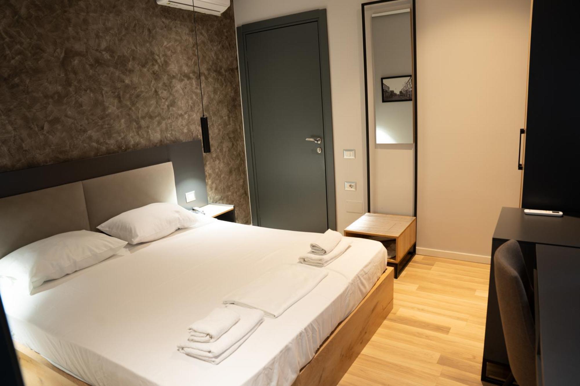 Center Boutique Hotel Tirana Exterior photo