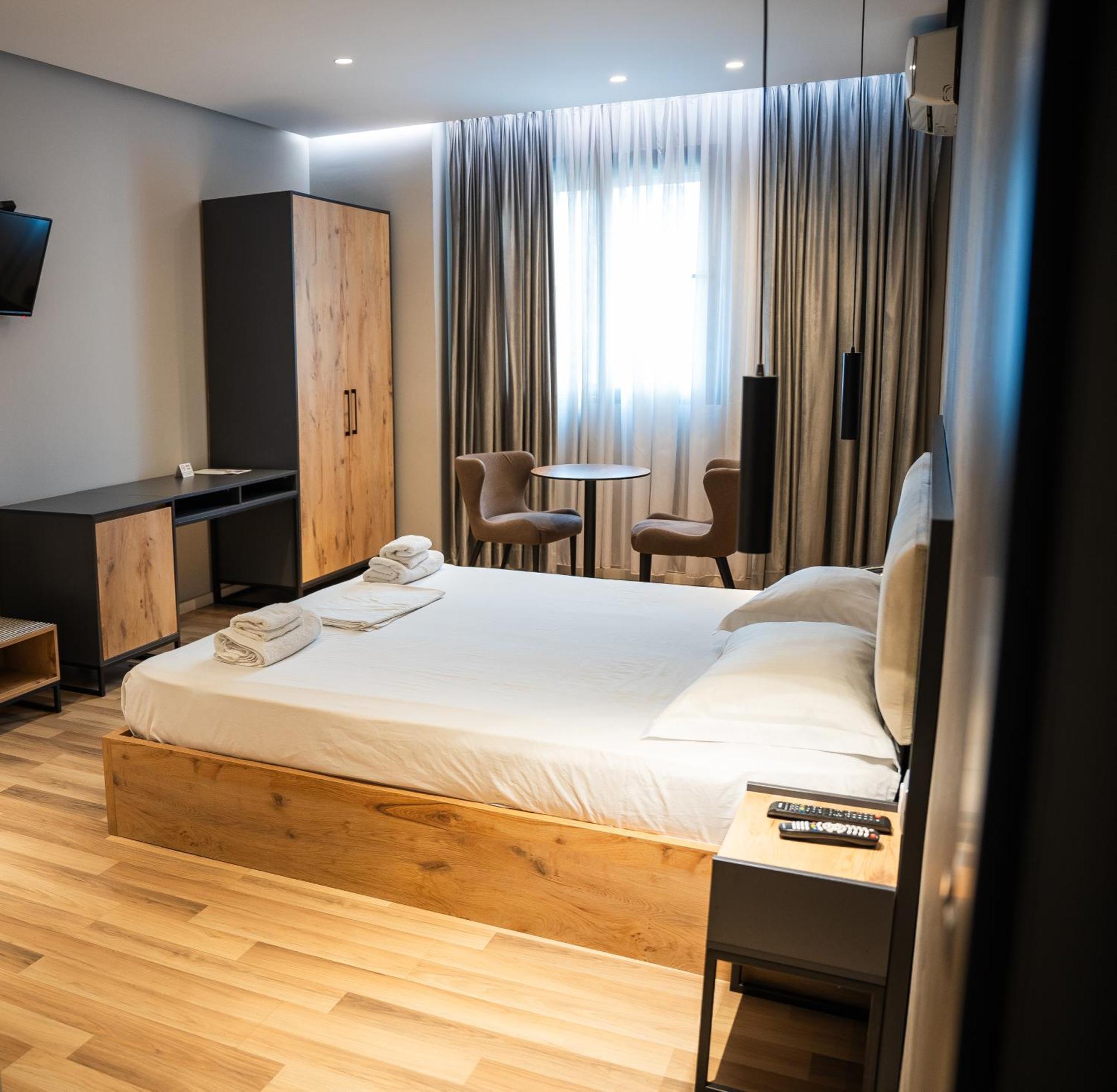 Center Boutique Hotel Tirana Exterior photo